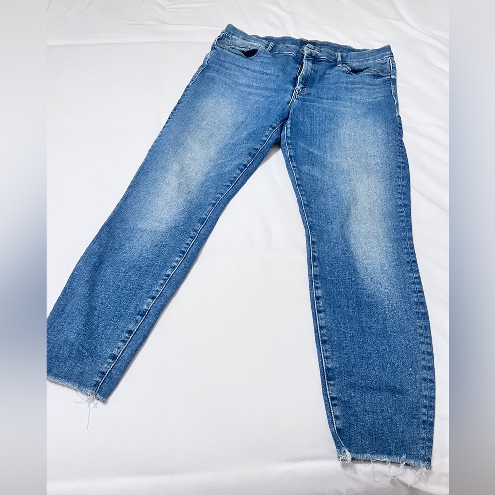 MOTHER Looker High Waisted Ankle Fray